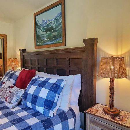 Four Seasons Getaway-Private Hot Spa With Pine Tree Views-Walk To Village And Pineknot Trailhead-Plus King Bed! 大熊湖 外观 照片