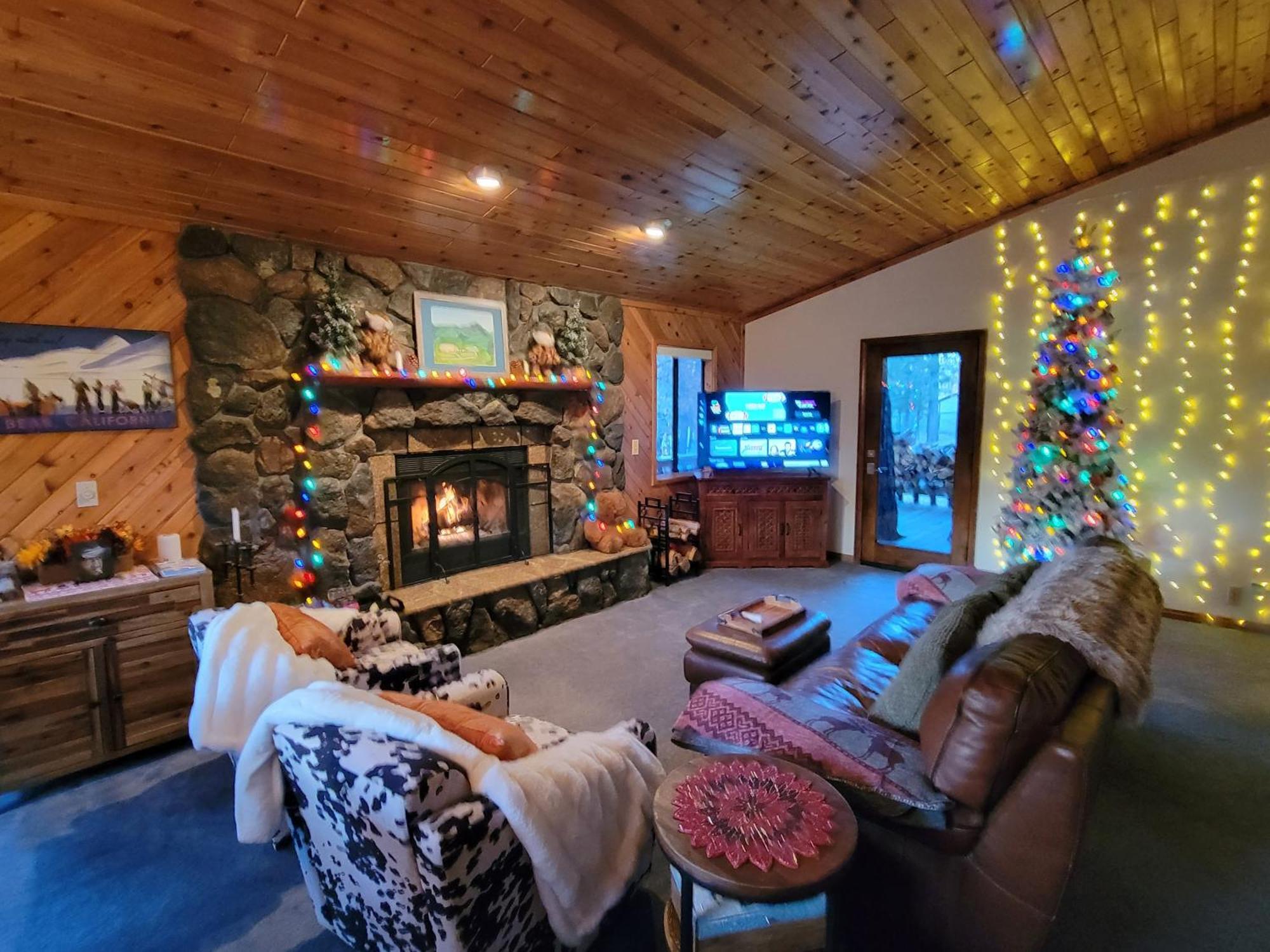 Four Seasons Getaway-Private Hot Spa With Pine Tree Views-Walk To Village And Pineknot Trailhead-Plus King Bed! 大熊湖 外观 照片