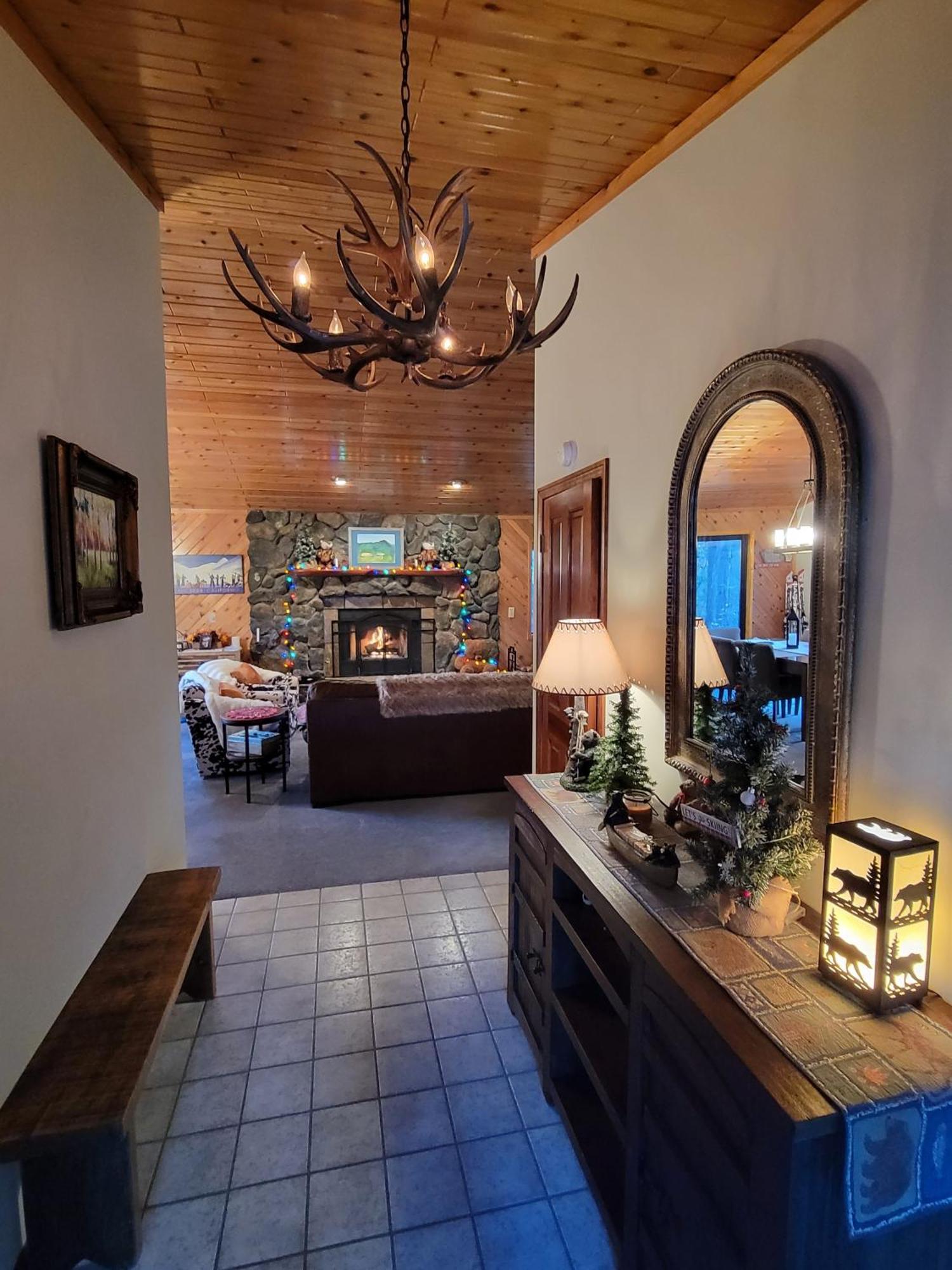 Four Seasons Getaway-Private Hot Spa With Pine Tree Views-Walk To Village And Pineknot Trailhead-Plus King Bed! 大熊湖 外观 照片